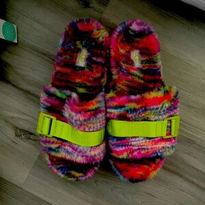UGG Sandal/Slippers